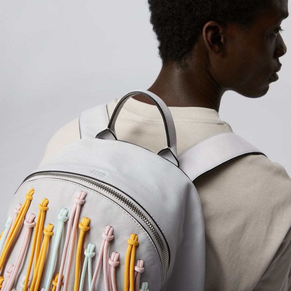 Ecco Ee Pilvepitsi ümmargune Pakk